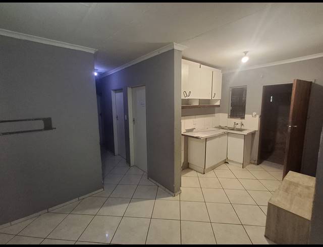 3 BEDROOM FREEHOLD TO LET IN CLAYVILLE